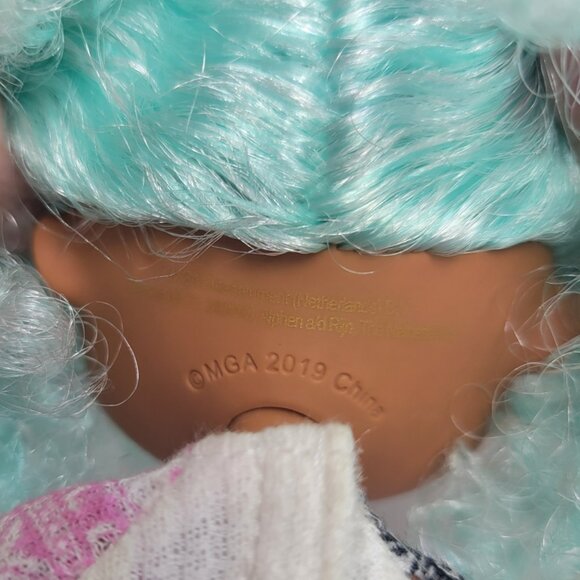 Lol Surprise OMG Winter Chill Icy Gurl 10" inch Doll Curly Teal Hair no Jacket - Picture 7 of 10